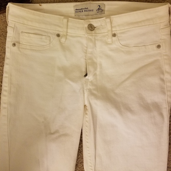 Abercrombie white jeans - Picture 2 of 4